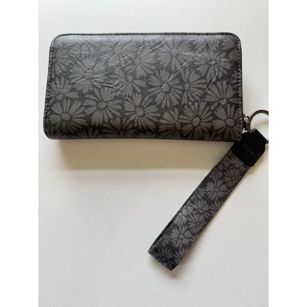Wrangler Womens Black Daisy Floral Zip Around Wristlet Wallet‎ Many Pockets NEW
